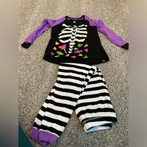 EUC women’s Disney Halloween pjs